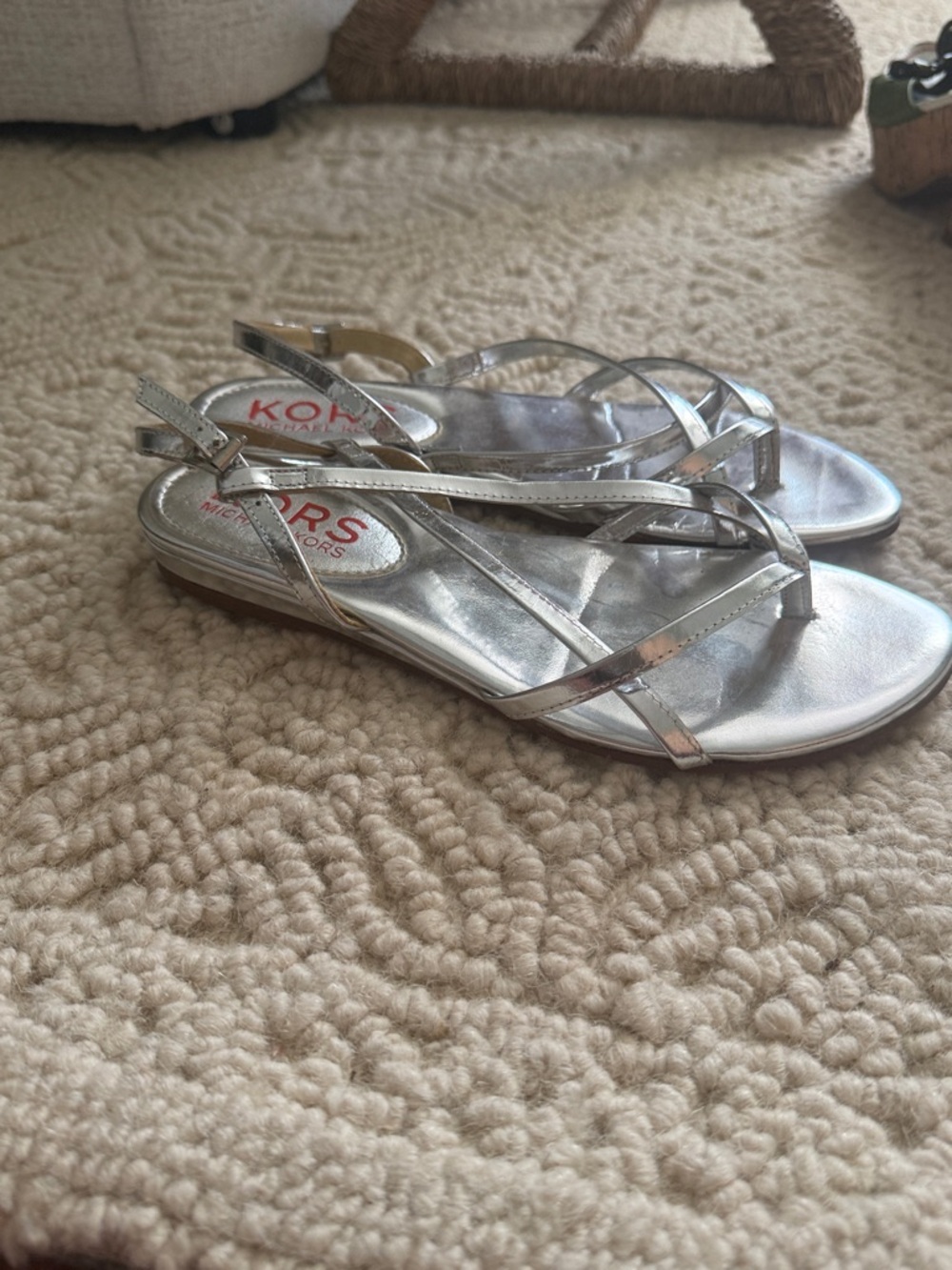 MICHAEL KORS Silver Metallic Strappy Sandals sz 7.5 - Picture 3 of 4
